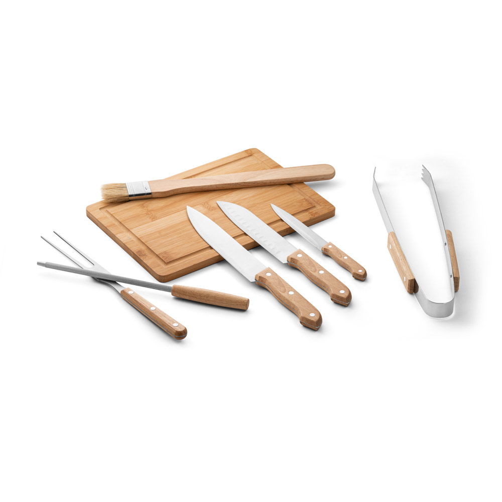 Kit churrasco com tábua em bambu e 7 utensílios